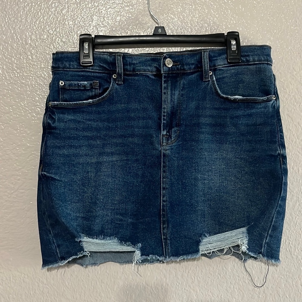 Kensie Jeans The Skirt Women's Frayed hem Blue Distressed Denim Size 8/29